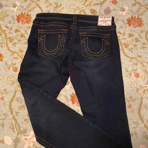 Dark wash, mid rise, strait.